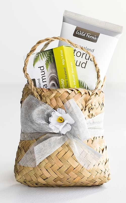 Wild Ferns Rotorua Mud Gift Flax Basket - Facial Scrub & Soap