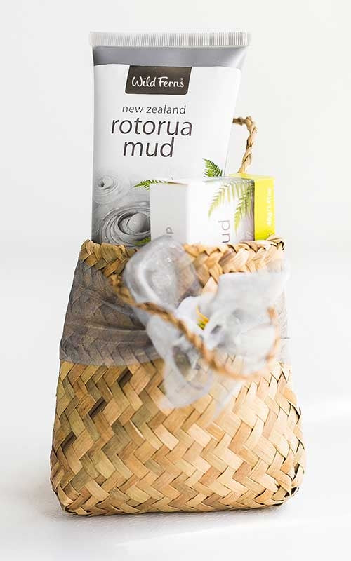 Wild Ferns Rotorua Mud Gift Flax Basket - Face Pack & Soap